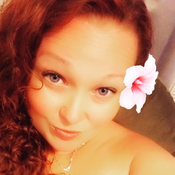 Meet your Posher, Alicia - Picture 1 of 1